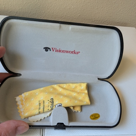 Ray-Ban Gold Aviator Sunglasses with Green Lenses - Picture 11 of 12